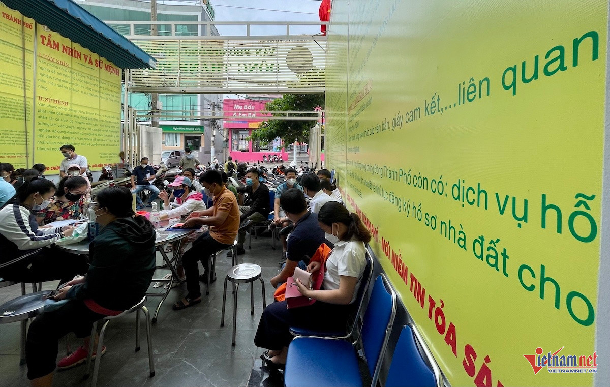 cong chung vietnamnet.jpg