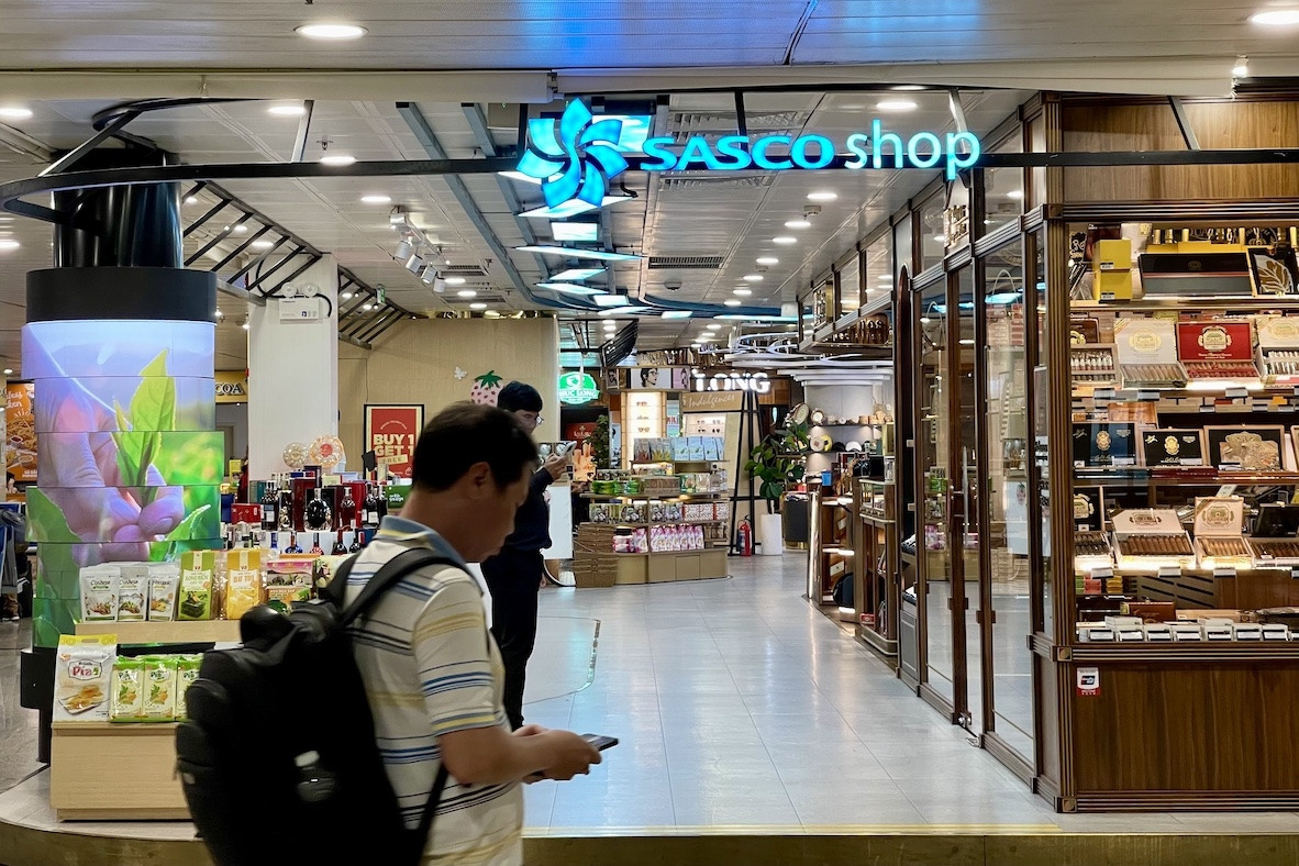 Doanh thu hàng miễn thuế giảm, DN gắn với ‘vua hàng hiệu’ Hạnh Nguyễn chững lại