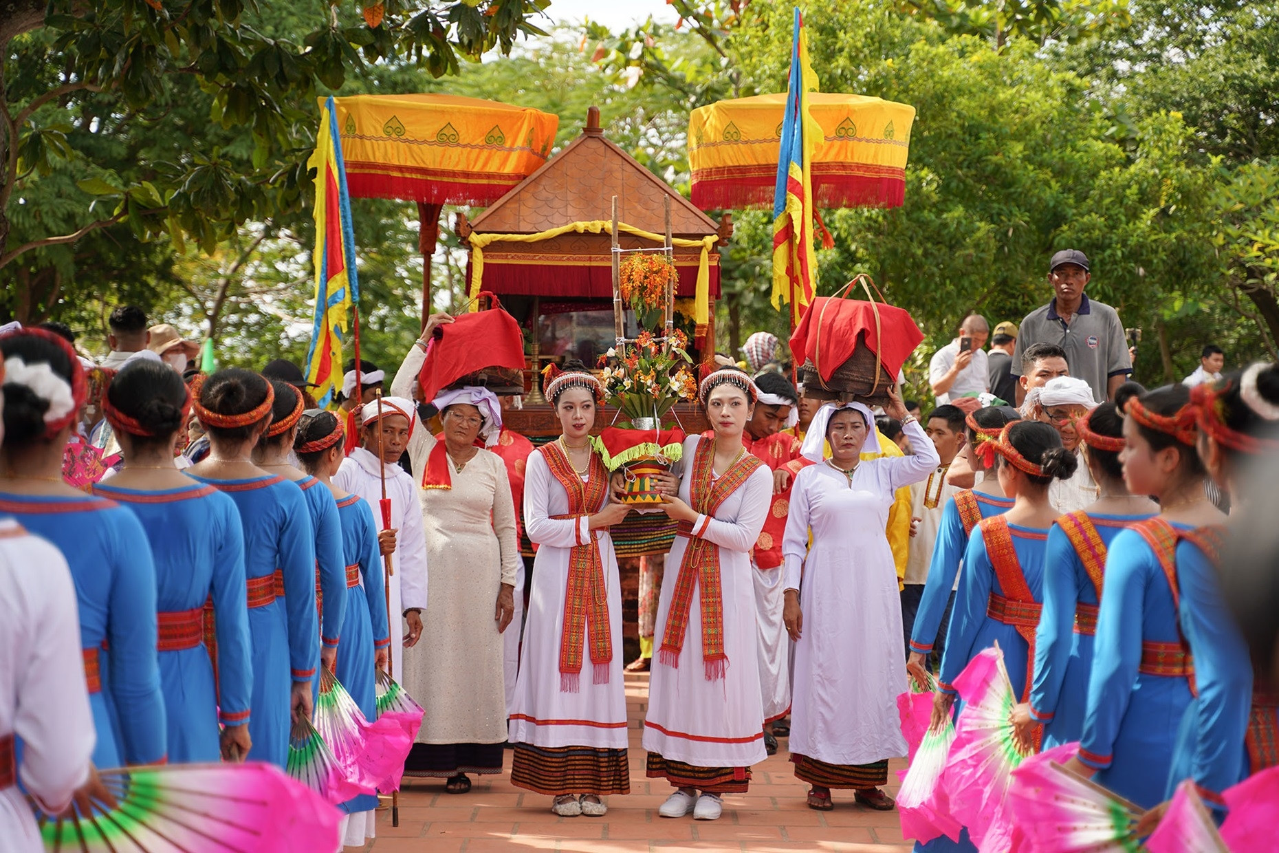 Đồng bào Chăm ở Lâm Đồng tưng bừng đón lễ hội Katê