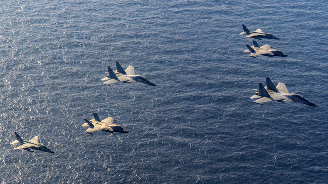 f 35 su 30 doi dau 1.jpg