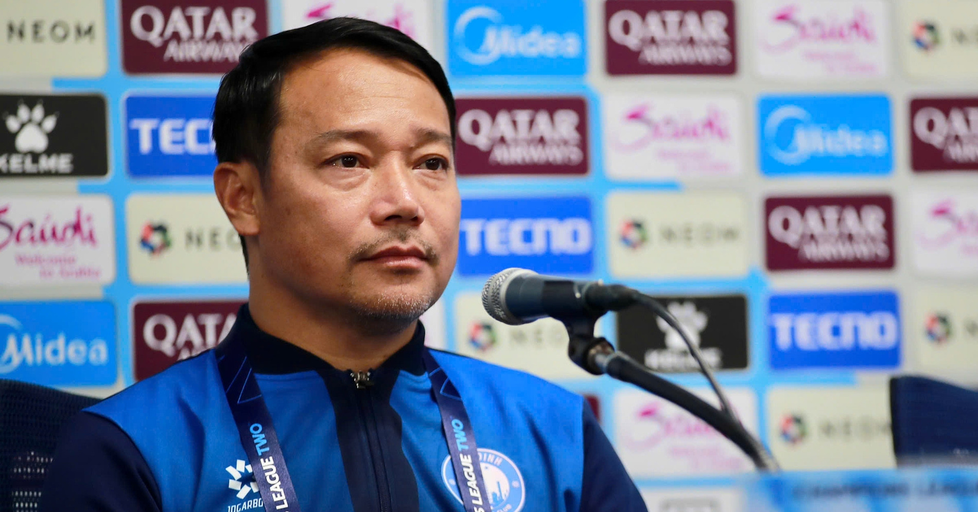 HLV Nam Định nói gì trước khi đấu Gamba Osaka ở Cúp châu Á?