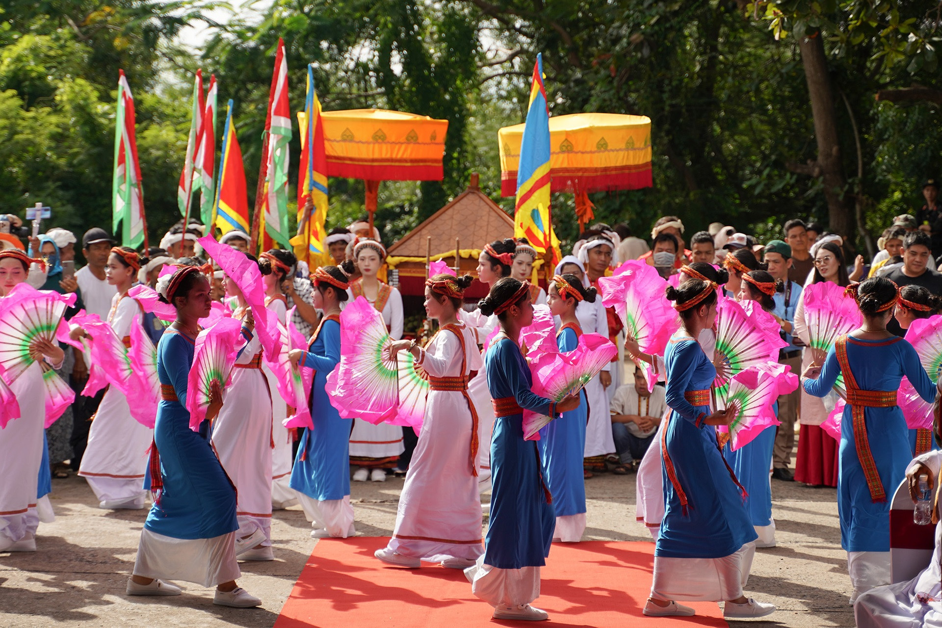 lễ hội Katê năm 2025 của đồng bào Chăm theo đạo Bàlamôn tỉnh Lâm Đồng2.jpg