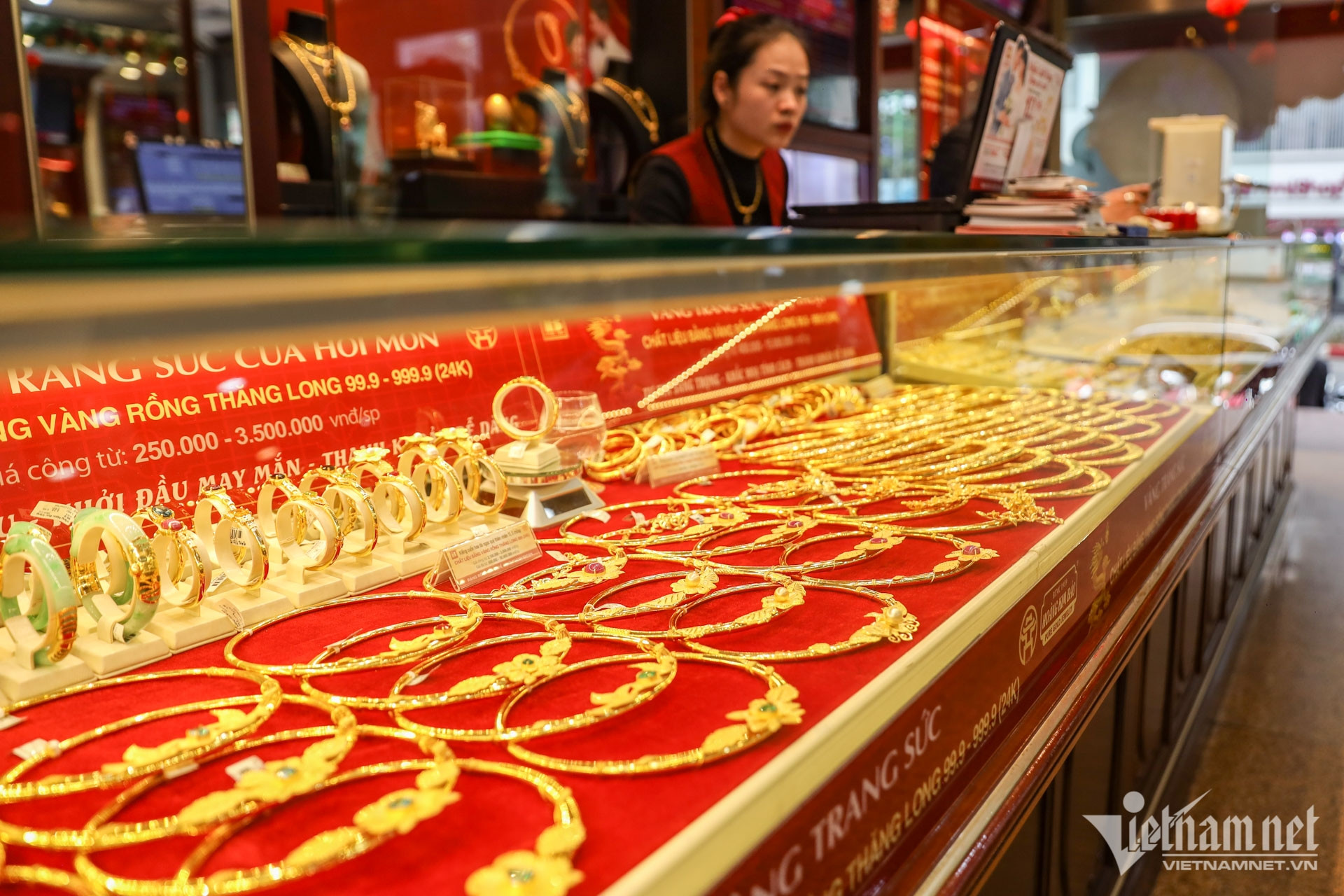Giá vàng 9999, 24k, SJC, Doji, nhẫn trơn hôm nay mới nhất