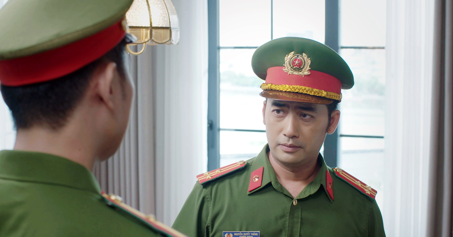 Nam diễn viên 19 năm đóng vai công an trên phim VTV, khán giả tưởng công an thật