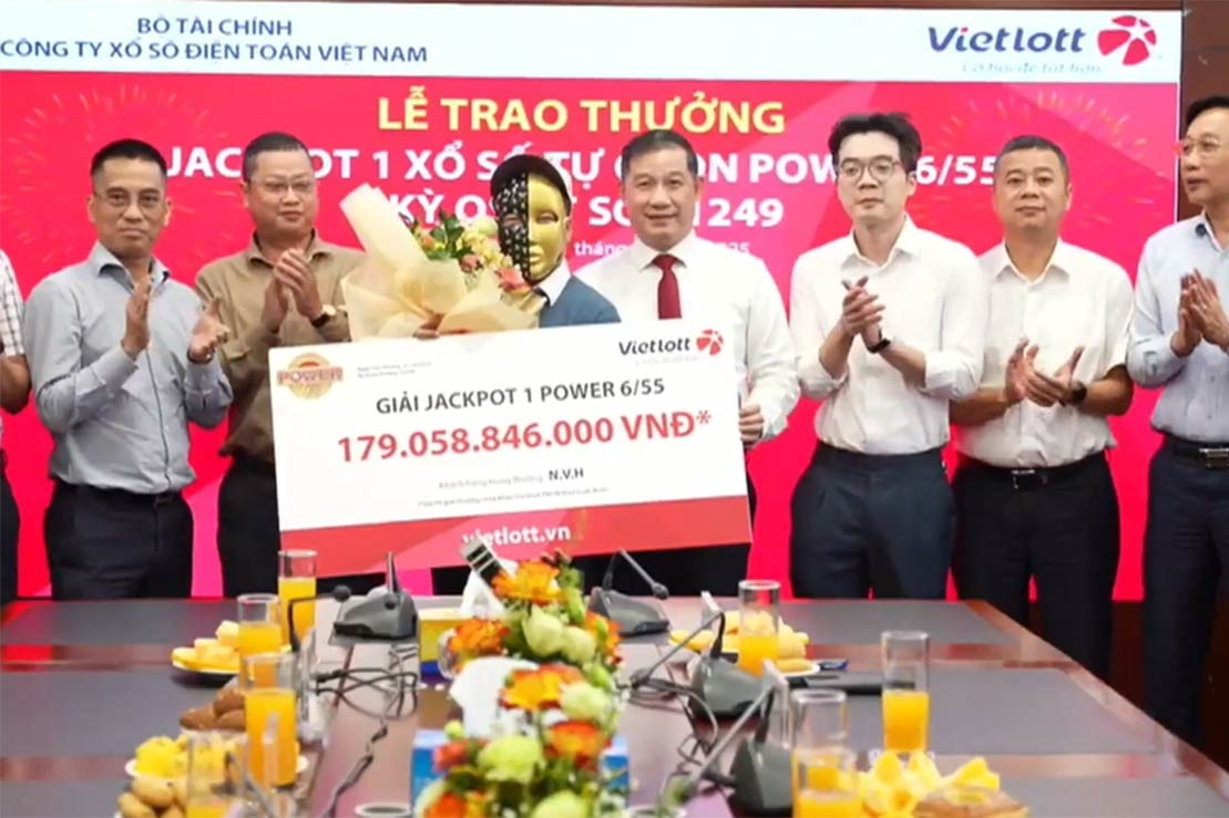 Lộ diện người trúng độc đắc Vietlott hơn 179 tỷ đồng