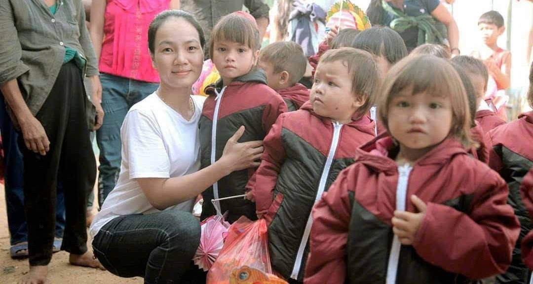 Người phụ nữ nhỏ bé ở Đà Nẵng mang 'hơi ấm người dưng' đến từng mái nhà nghèo