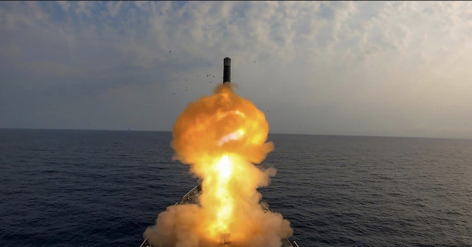 Nhiều nước xếp hàng mua tên lửa siêu thanh do Nga và Ấn Độ sản xuất