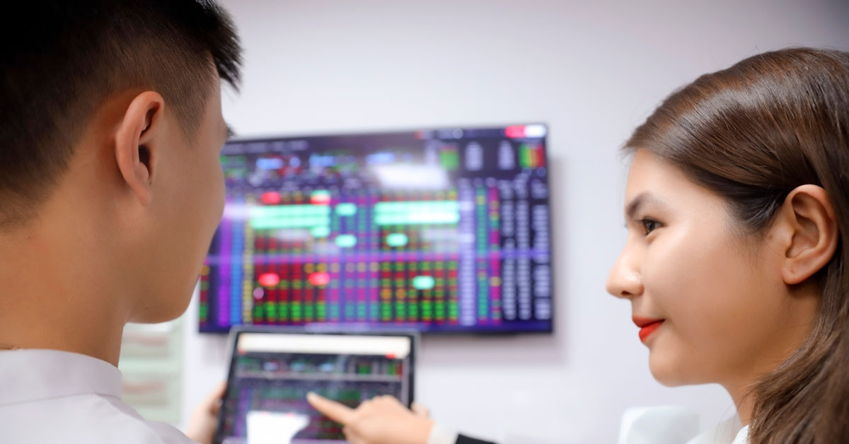 Sàn 300 tỷ USD nóng trở lại, VN-Index tăng mạnh sau phiên giảm kỷ lục