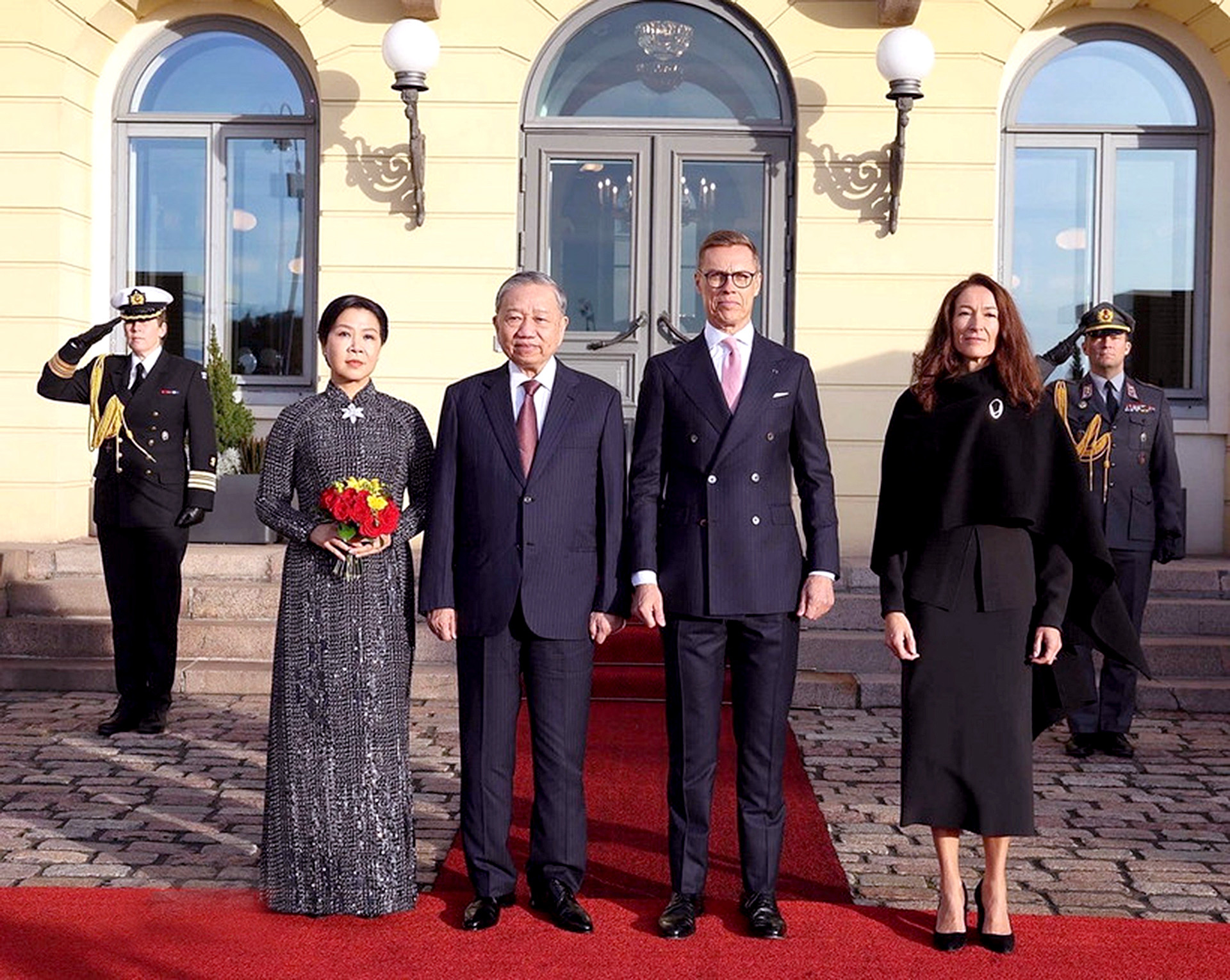 tong bi thu tham phan lan 1 17610363081141572948839 1761037756394856106650.jpg