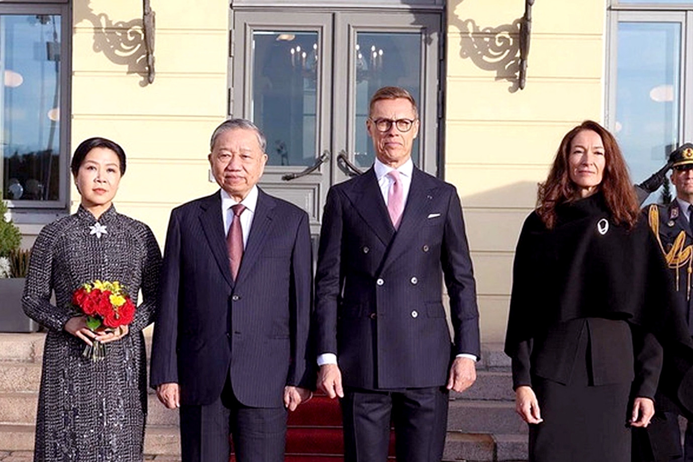 Tổng thống Phần Lan và Phu nhân chủ trì lễ đón Tổng Bí thư Tô Lâm và Phu nhân