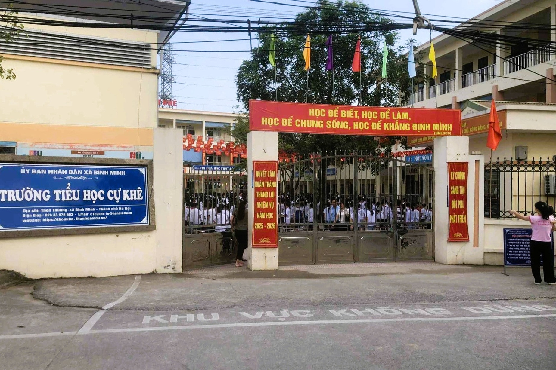 Trường tiểu học ở Hà Nội tổ chức lại bữa ăn bán trú sau vụ hơn 180 em nghỉ học