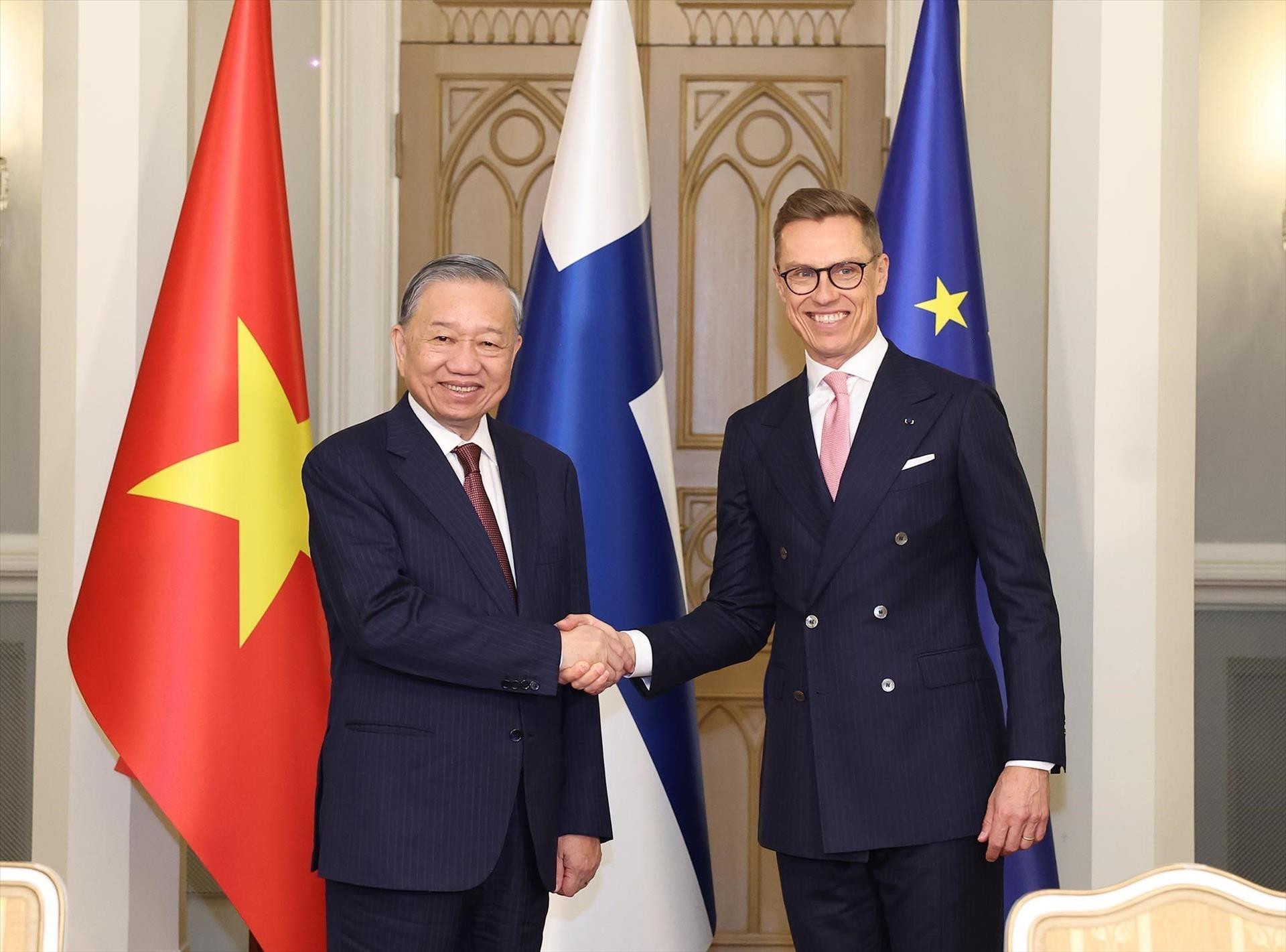 vna potal tong bi thu ban chap hanh trung uong dang cong san viet nam to lam va tong thong cong hoa phan lan alexander stubb chung kien le ky ket cac 835238121 17 14 31.jpg