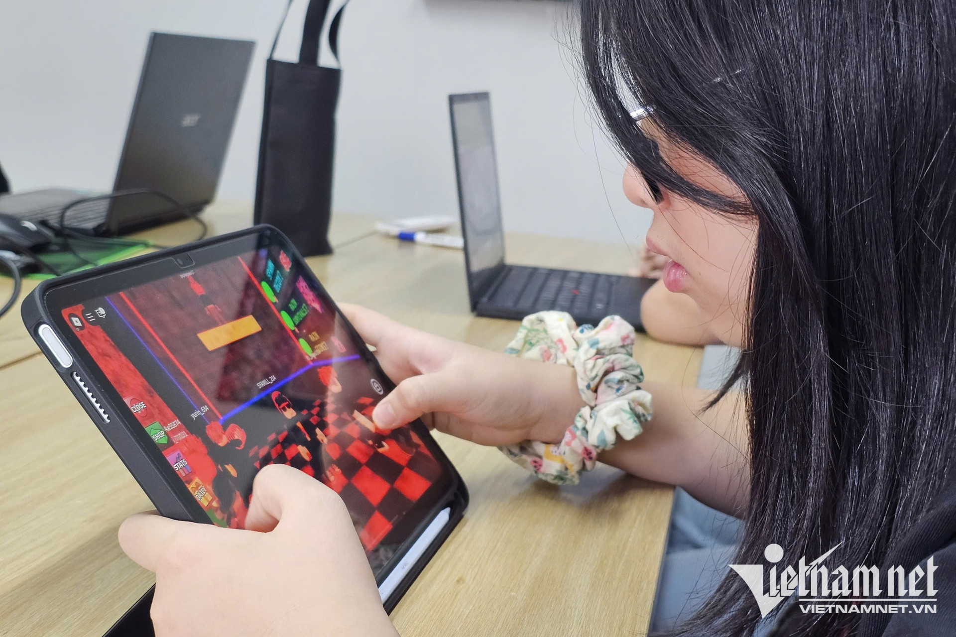 W-bao ve tre em tren mang 01 1.jpg