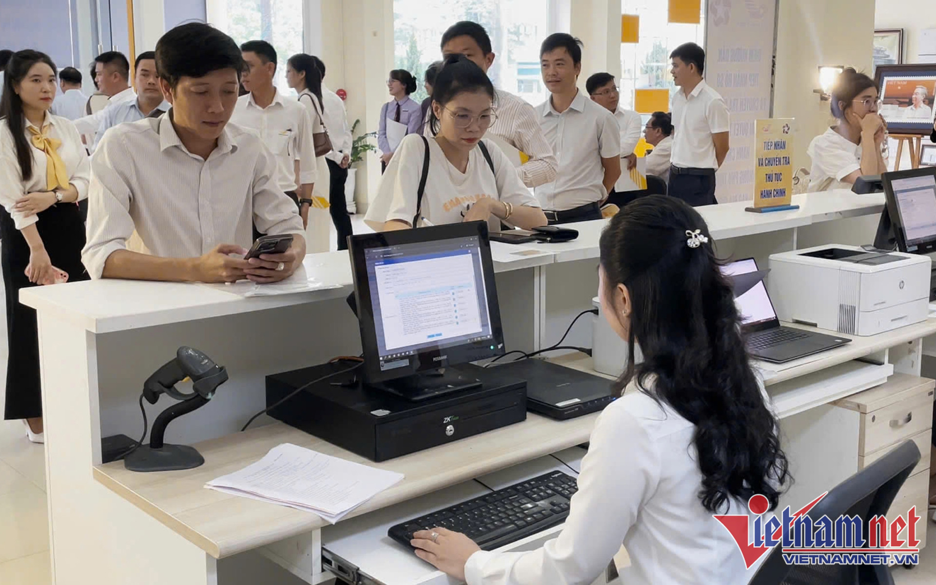 W-chinh quyen so 1.jpg