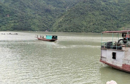 Bản tin trưa 22/10: Lái thuyền mất tích trên sông Đà