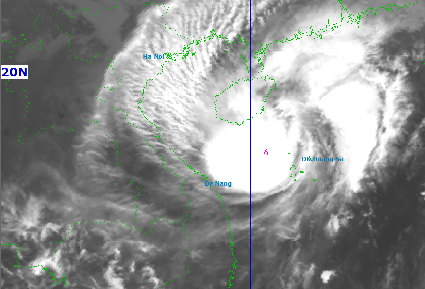 Bão số 12 cách Đà Nẵng 280km, từ trưa nay miền Trung bắt đầu mưa lớn dữ dội