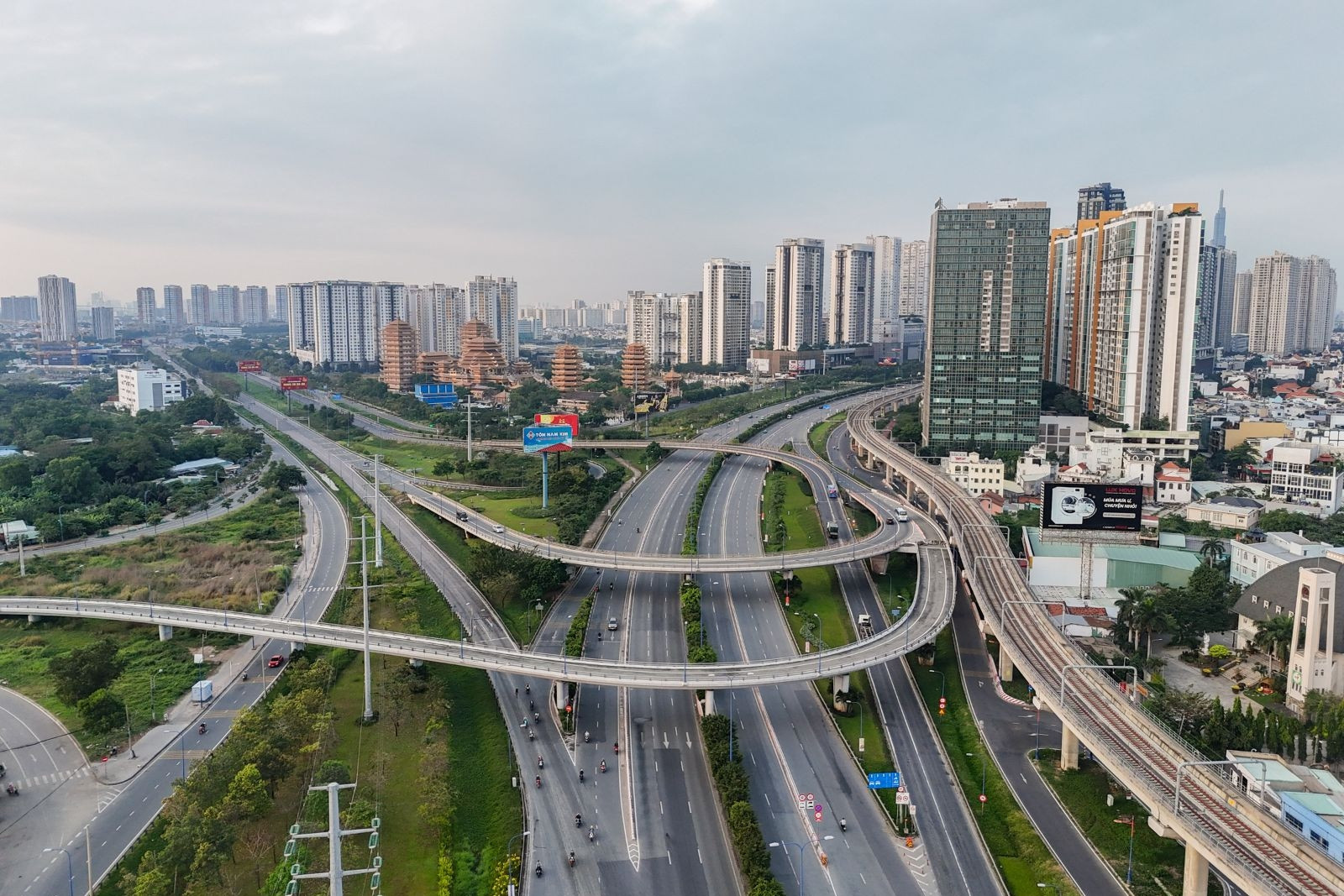 Bất động sản Đông TP.HCM bứt phá từ hạ tầng tỉ đô - lực hút từ vùng giá ‘trũng’