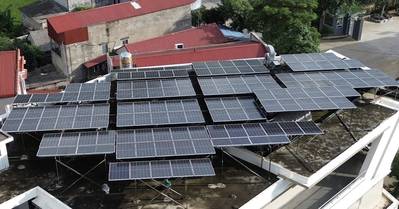 Bộ Công Thương đề xuất người dân lắp đặt điện mặt trời mái nhà buộc thông báo
