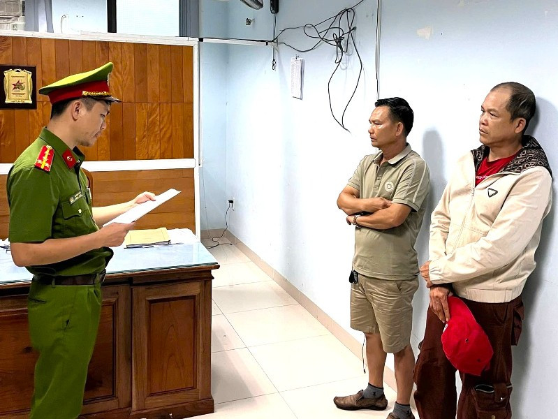 Đe dọa Cảnh sát giao thông 1.jpg