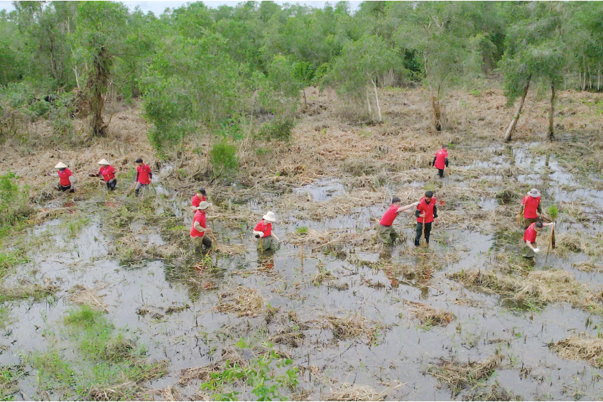 J&T Express hỗ trợ thiết thực cán bộ, công nhân viên vùng thiên tai
