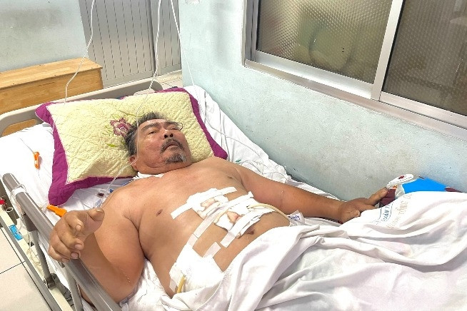 Người đàn ông bán vé số đơn độc trong viện xin ngừng nhận ủng hộ