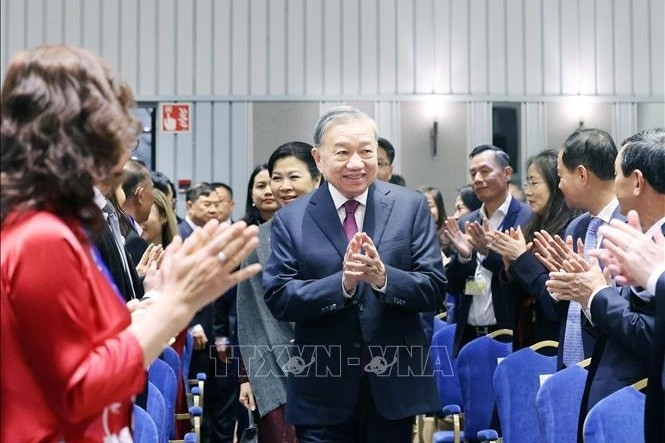 Tổng Bí thư Tô Lâm gặp gỡ cán bộ Đại sứ quán Việt Nam và cộng đồng người Việt tại Bắc Âu