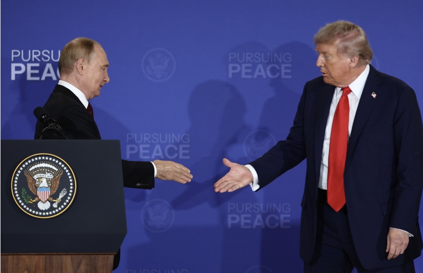 Vì sao ông Trump đạt đột phá ở Gaza nhưng chưa thành công với xung đột Ukraine?