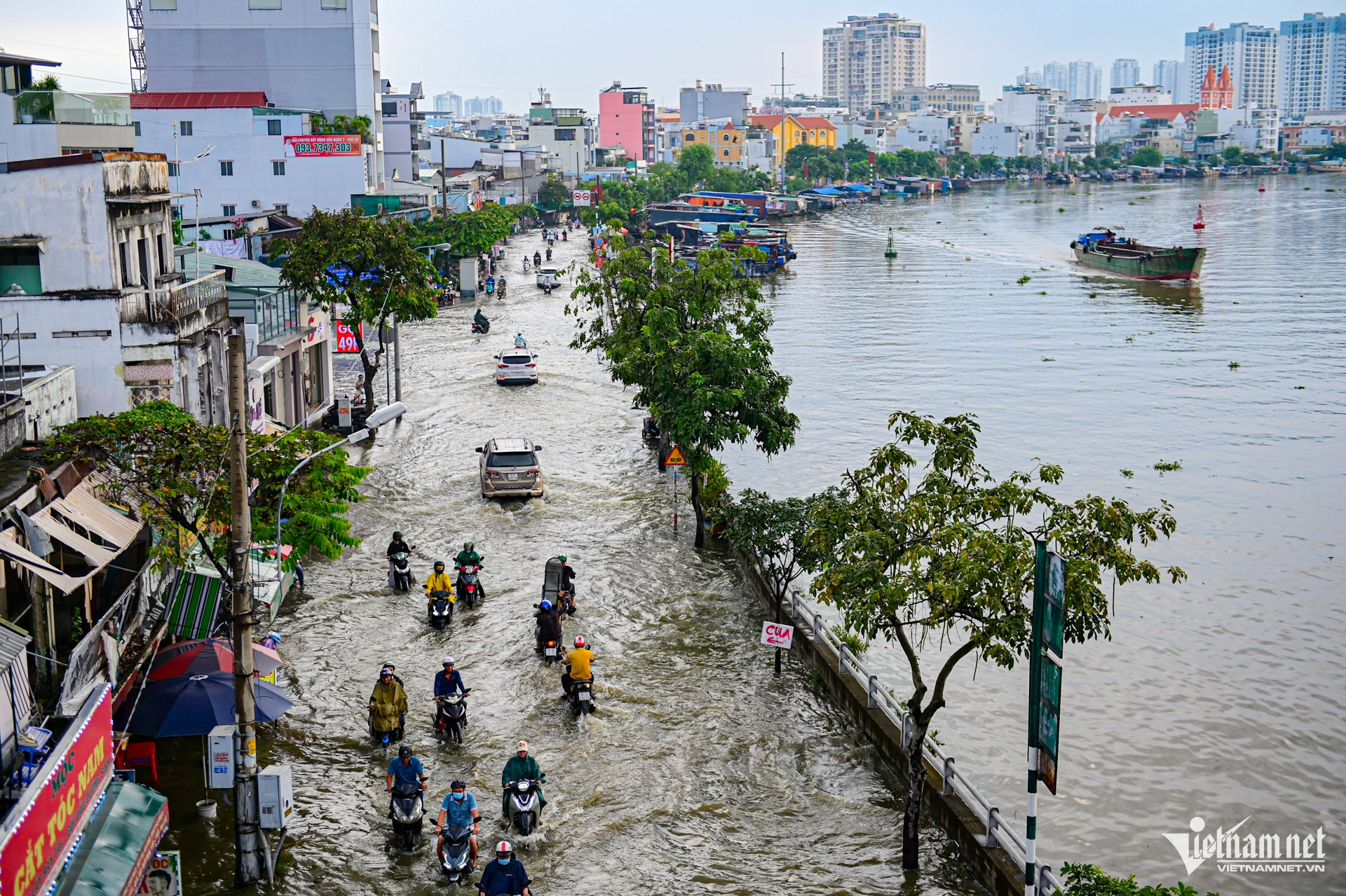 W-triều cường TPHCM nguyễn huế.jpg