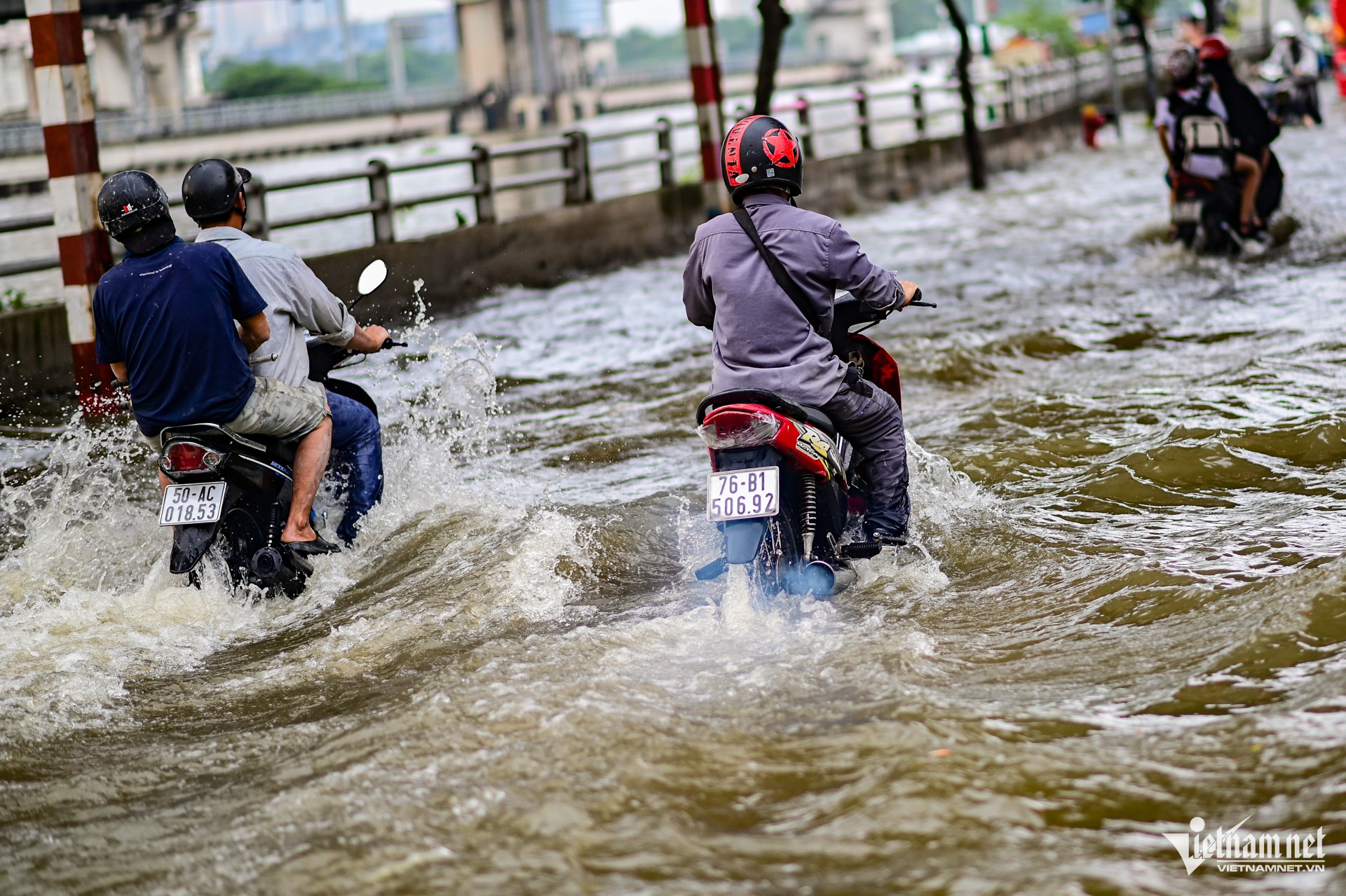 W-triều cường TPHCM nguyễn huế 9.jpg