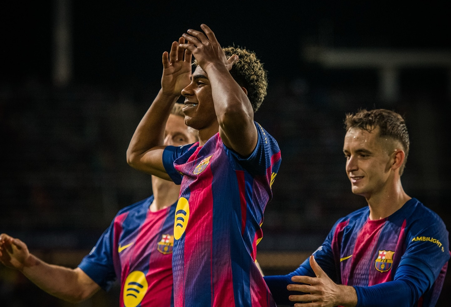 Yamal và Rashford sáng rực, Barcelona thắng to trước Siêu kinh điển