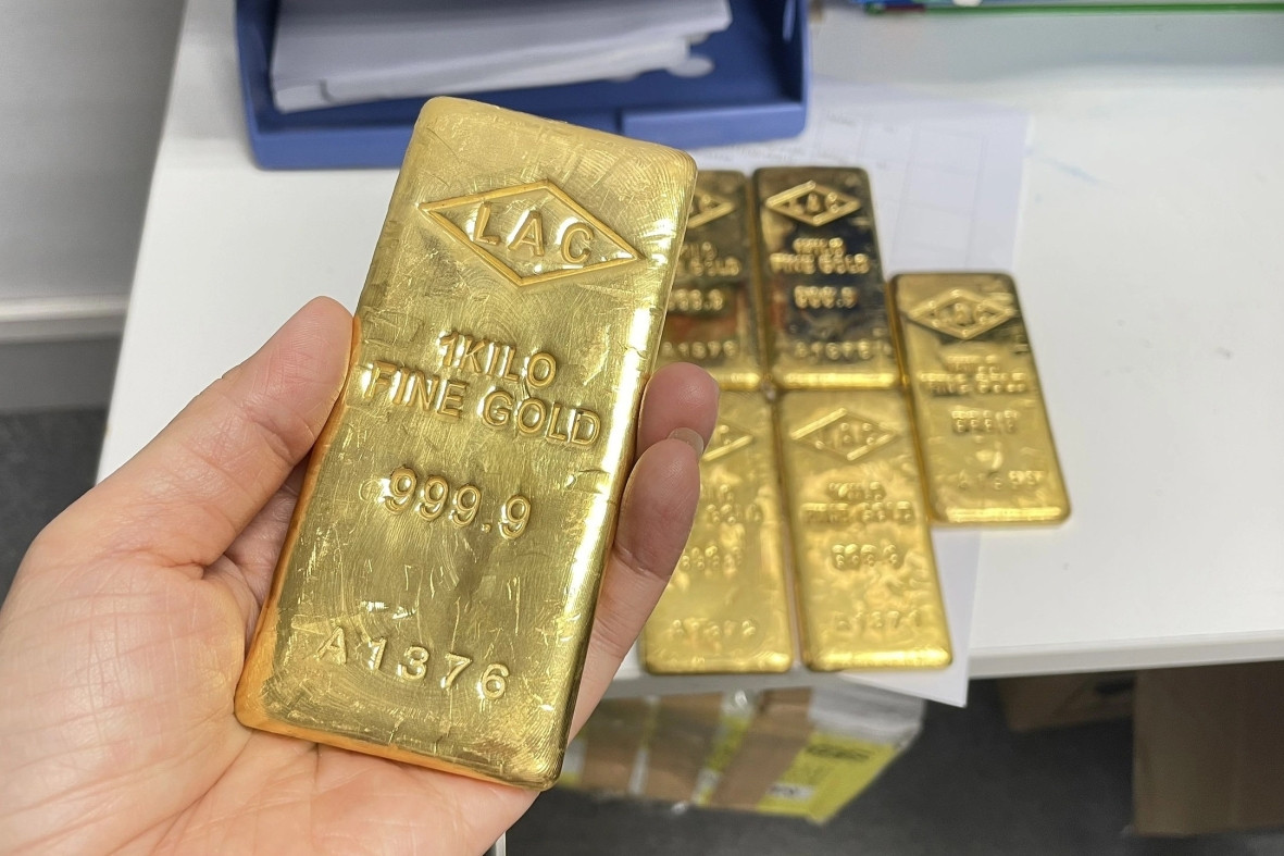 Bản tin sáng 23/10: Giấu hàng trăm kg vàng lậu trong người, mang vào Việt Nam