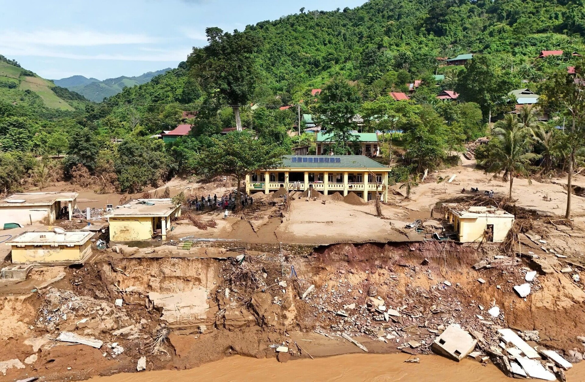 dân tộc nội trú 2.jpg