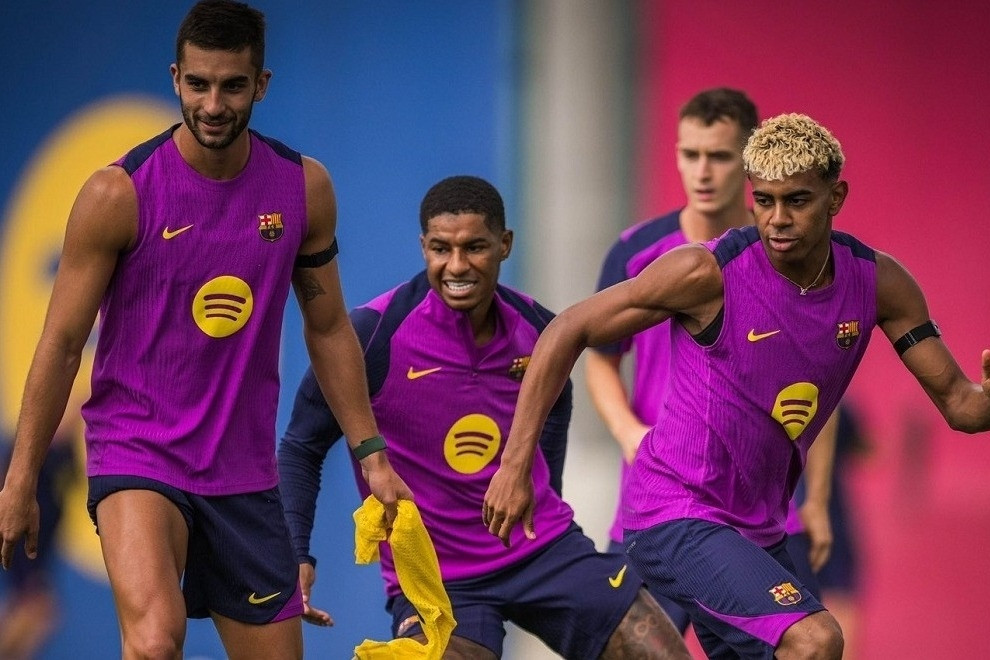 HLV Flick quyết định táo bạo bộ 3 tấn công của Barca đấu Real Madrid