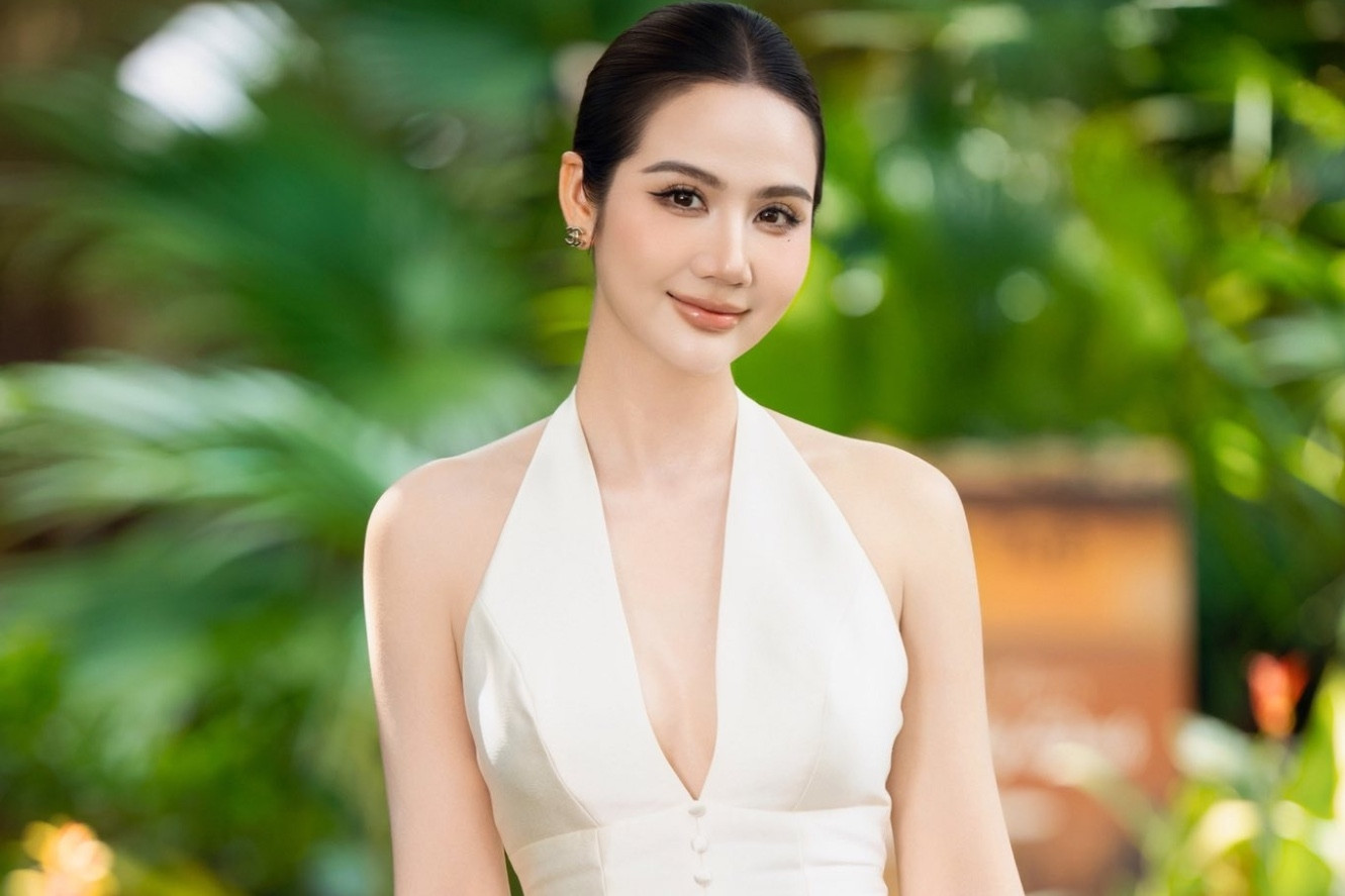 Diễn viên Huyền Lizzie tuổi 35 sexy sang chảnh, vẫn độc thân và không muốn kết hôn