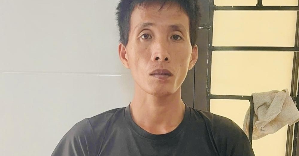 Khởi tố cha dượng dùng búa đinh bạo hành bé gái lớp 5