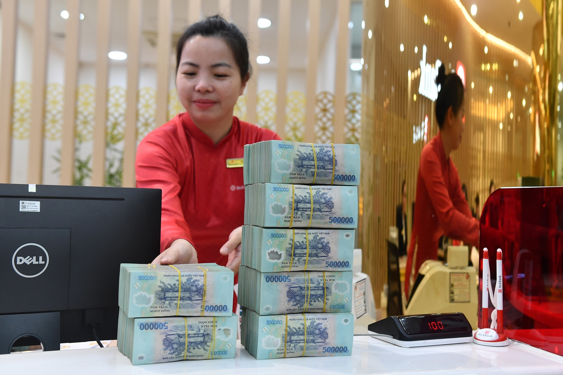 Lãi suất cho vay các ngân hàng tiếp tục giảm