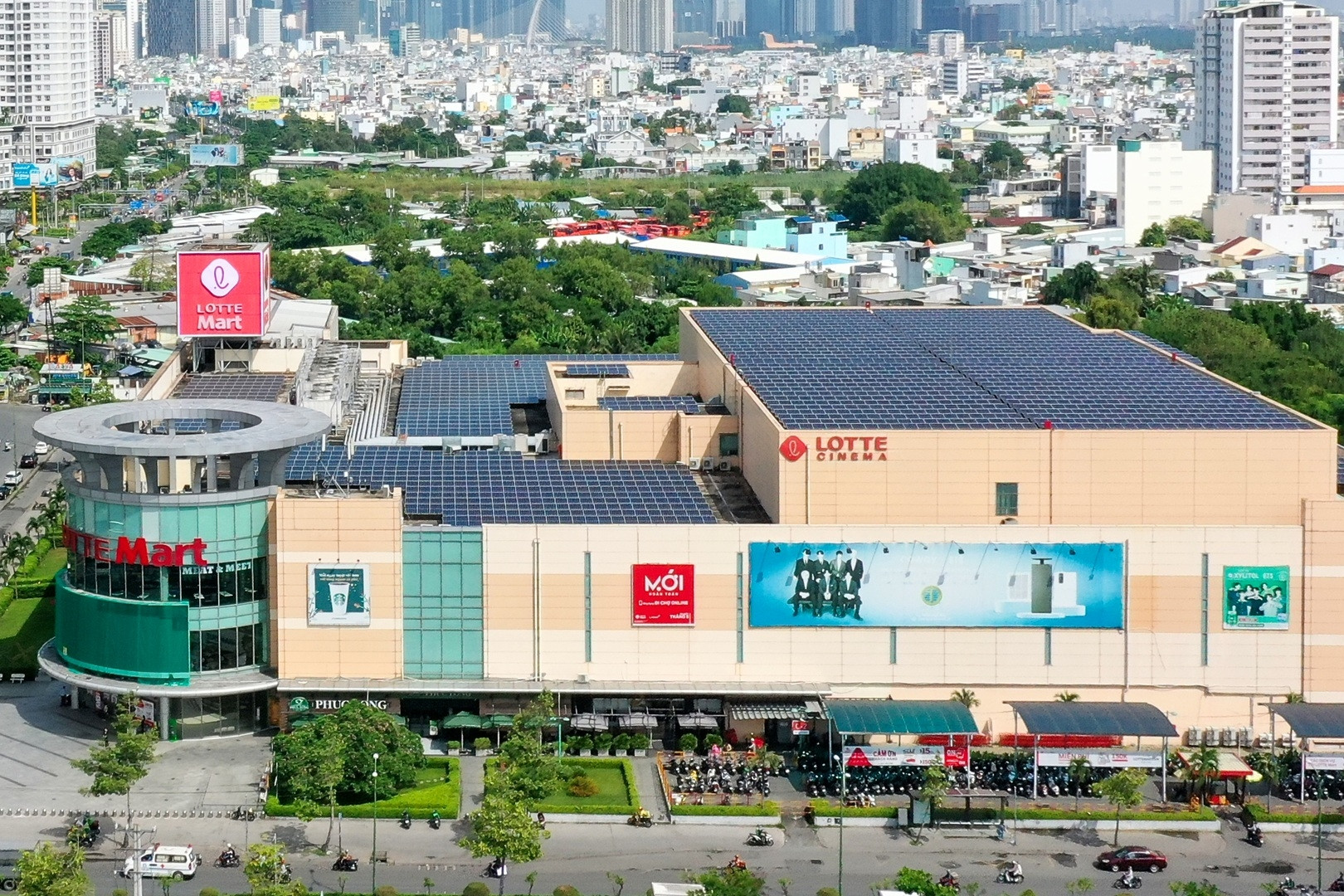 Lotte Mart đẩy mạnh chuyển đổi năng lượng xanh, hướng tới phát triển bền vững
