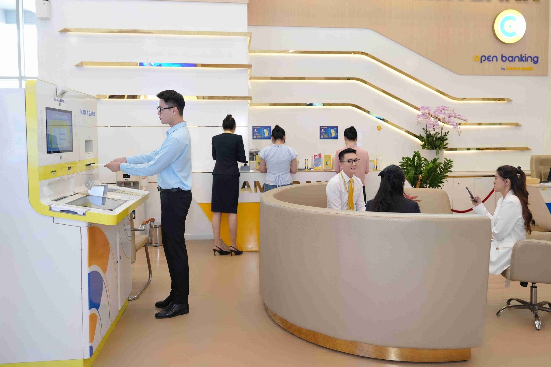 Lãi suất ngân hàng hôm nay 23/10/2025: Hút tiền gửi, nhà băng trả tới 6,7%/năm