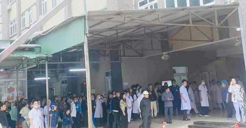 Người đàn ông dùng dao đâm nhiều người ở bệnh v...