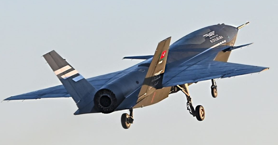 UCAV Kizilelma radar khóa đồng thời 12 mục tiêu cự ly 130km, công nghệ GaN, thách thức F-35