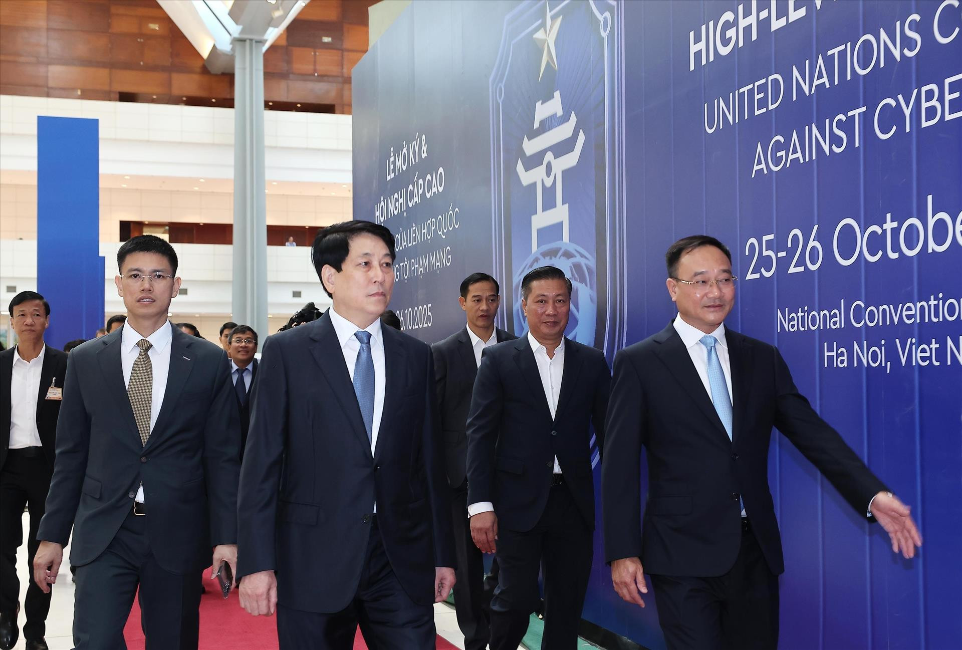 vna potal chu tich nuoc chu tri tong duyet le mo ky cong uoc ha noi cho tin 835672423 13 44 4.jpg