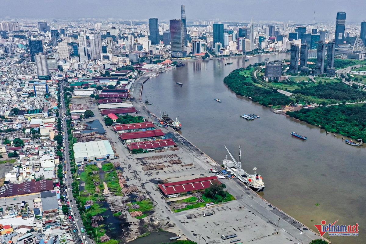 W-cảng sài gòn 6.jpg