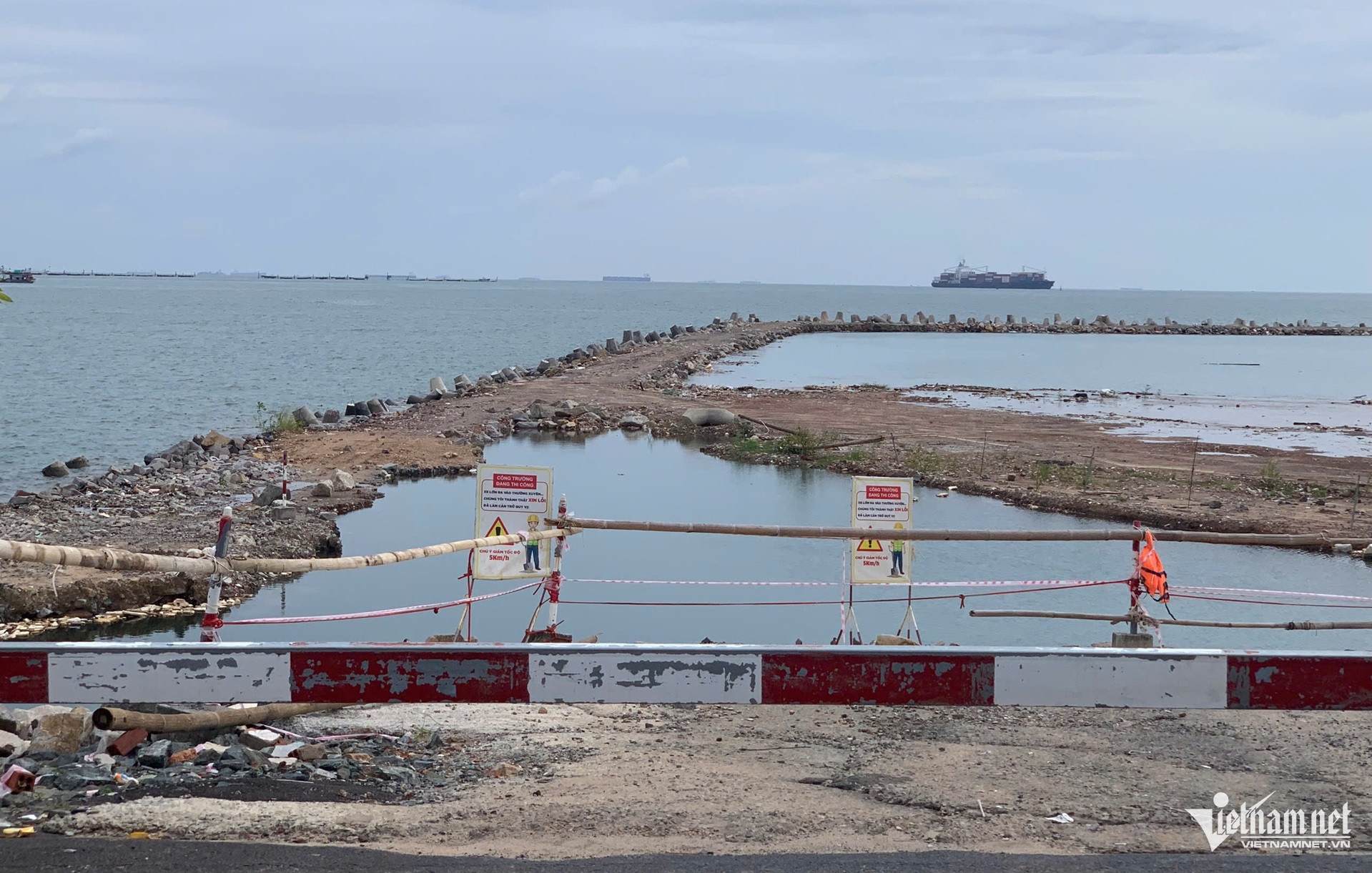 W-công trường đổ chất thải lấp biển khiến “ông chủ” cáp treo Vũng Tàu bị bắt 1.jpg