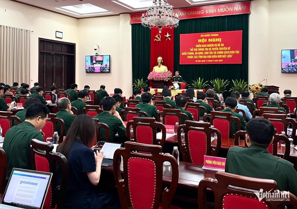 W-Luc luong xung kich.jpg