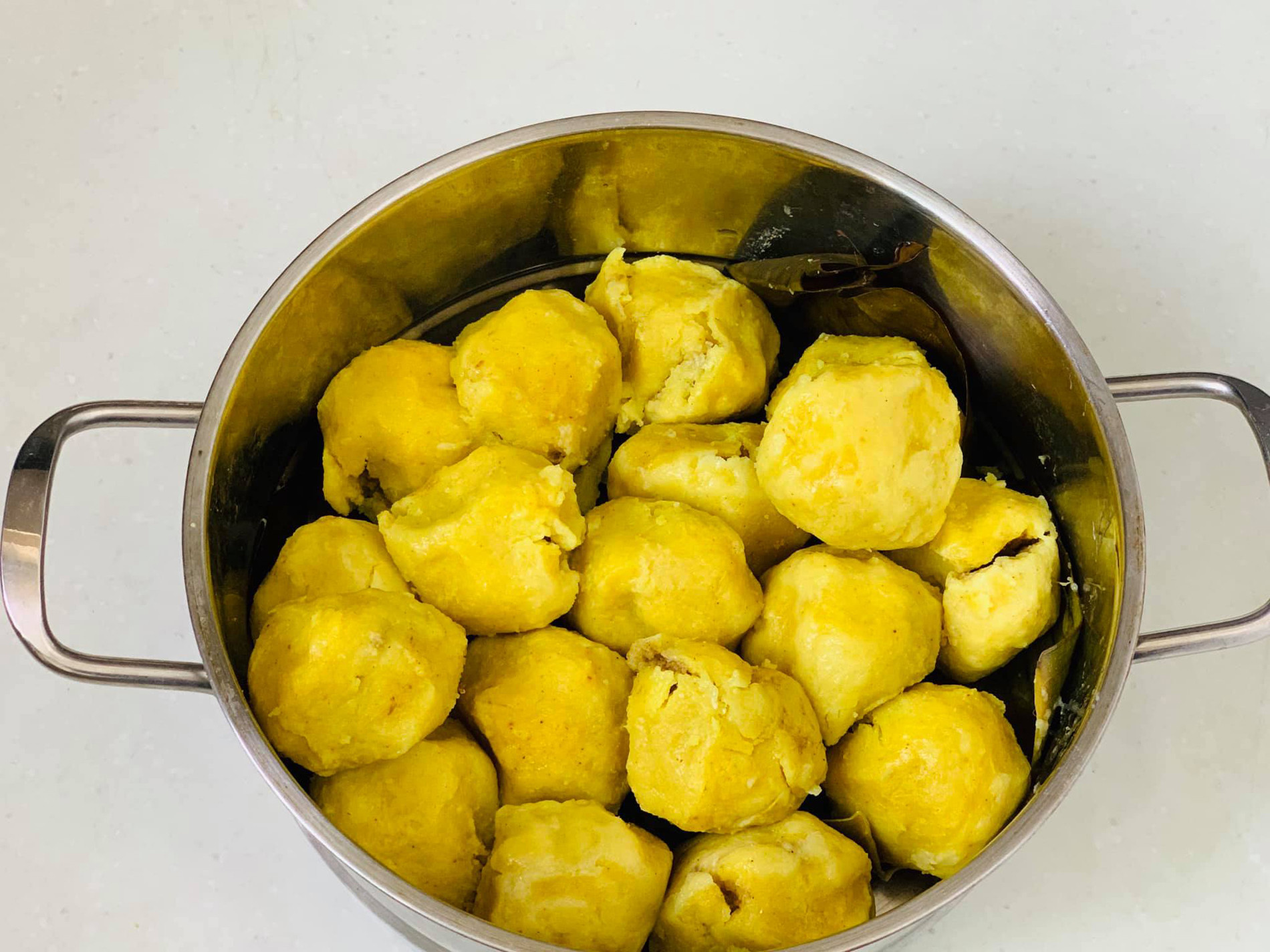 bánh nghệ   Hòa Bùi 1.jpg