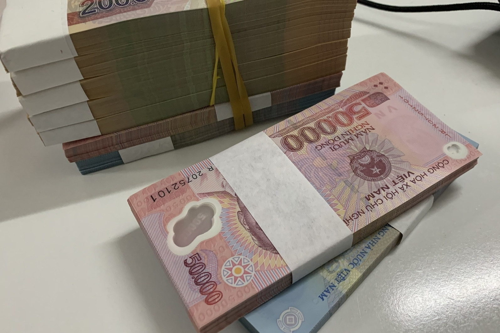 Mẹ chồng giữ hộ 100 triệu mừng cưới, con dâu hối hận khi nhận lại sau 2 năm