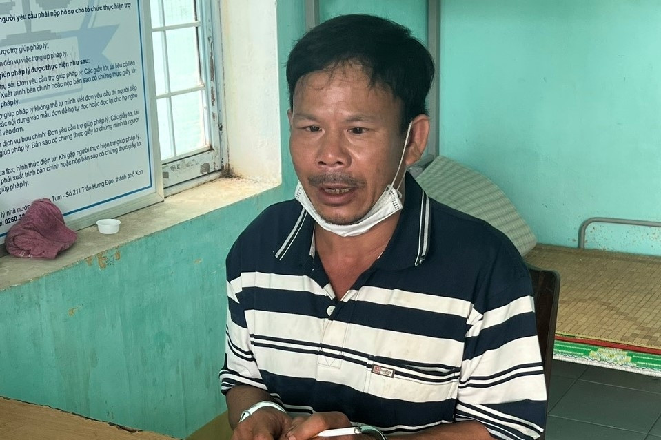 Nghi phạm chém đôi nam nữ trọng thương bị bắt khi lẩn trốn trên xe khách