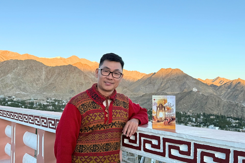 Tác giả Nguyễn Hoàng Bảo