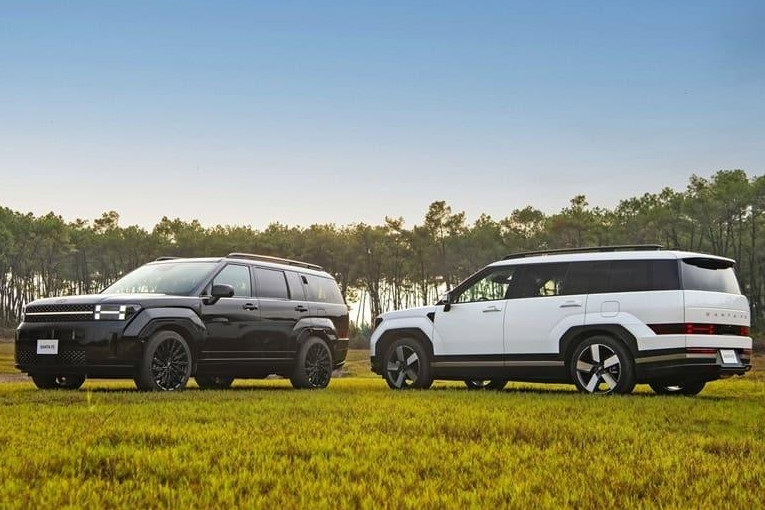 Nhiều xe SUV cỡ D giảm giá mạnh đến vài trăm triệu đồng trong tháng 10