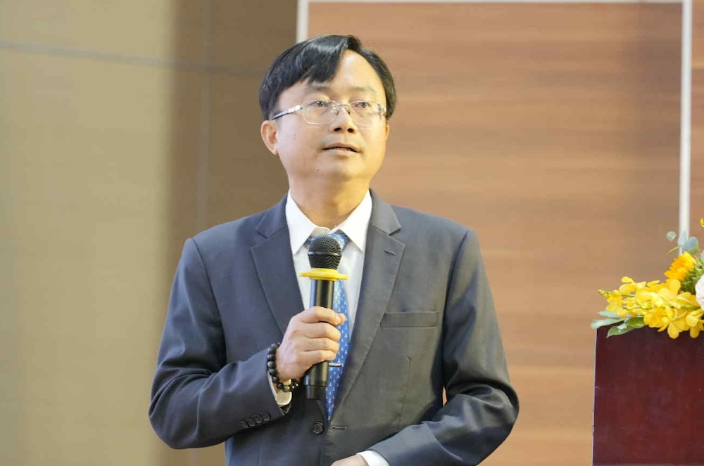 PGS Đỗ Phú Trần Tình,